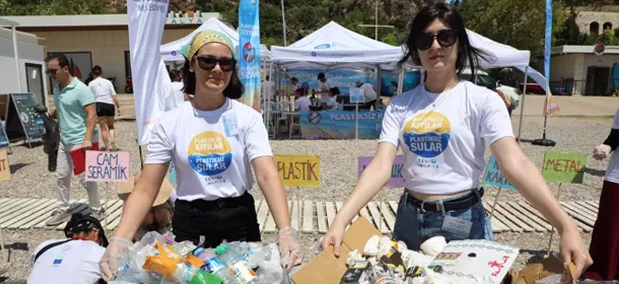 Plastiksiz kıyı ve sular projesi Konyaaltı sahilinde